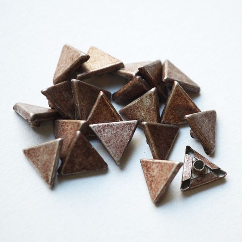 画像2: ★STEP3★ THE LETTERS オリジナル赤錆メッキ スタッズ　トライアングルカシメ鋲 (2)