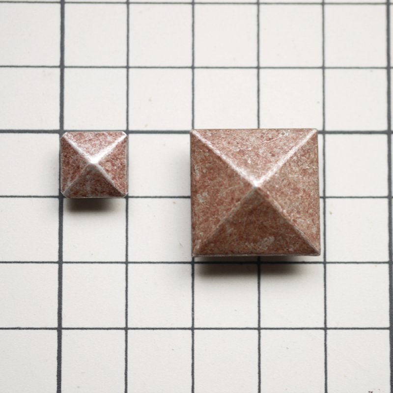 画像4: ★STEP3★ THE LETTERS オリジナル赤錆メッキ スタッズ　ピラミッド (4)