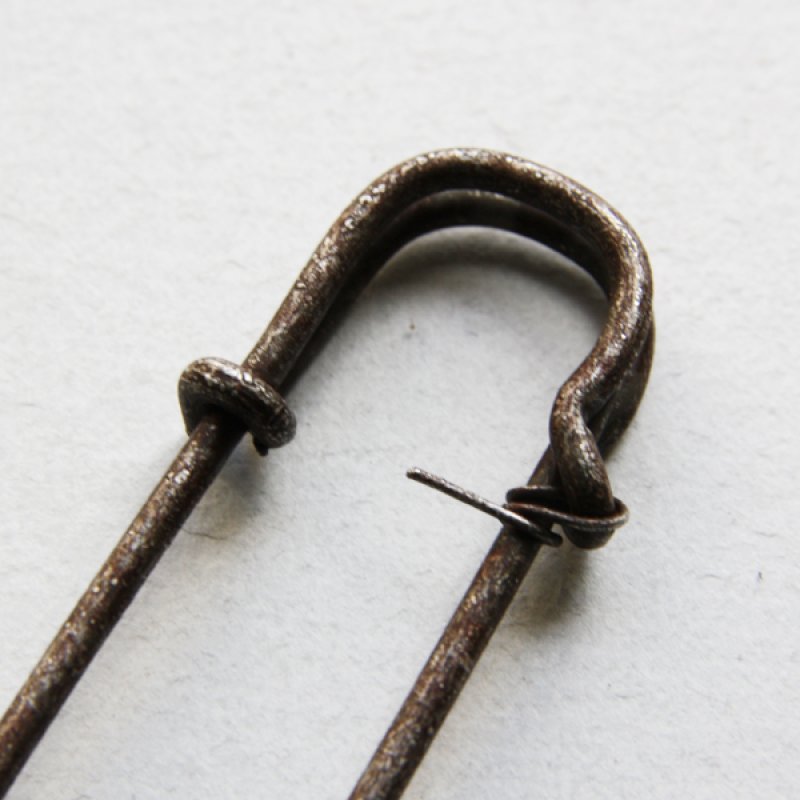 画像3: ★STEP3★ THE LETTERS オリジナル赤錆メッキ カブトピン (3)