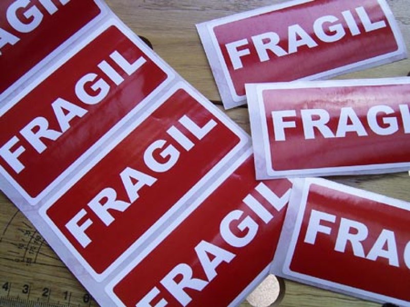 画像1: ★STEP1★アメリカの梱包伝票　FRAGIL（割れ物注意） 30枚入り (1)