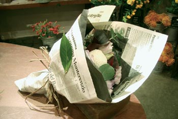 画像: イタリアの新聞紙　大量入荷